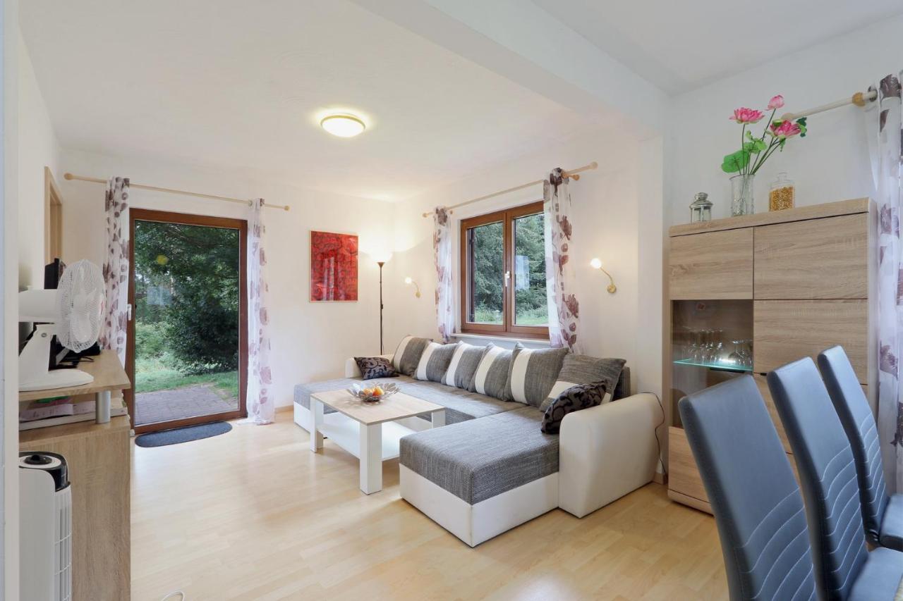 Seepark Kirchheim Ferienhaus Bei Vera Mit Sauna ภายนอก รูปภาพ