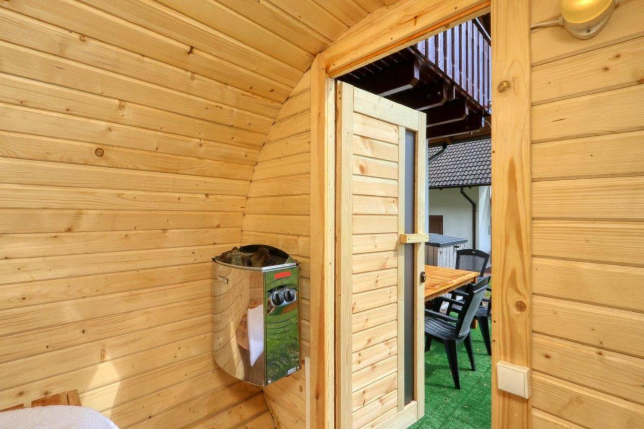 Seepark Kirchheim Ferienhaus Bei Vera Mit Sauna ภายนอก รูปภาพ