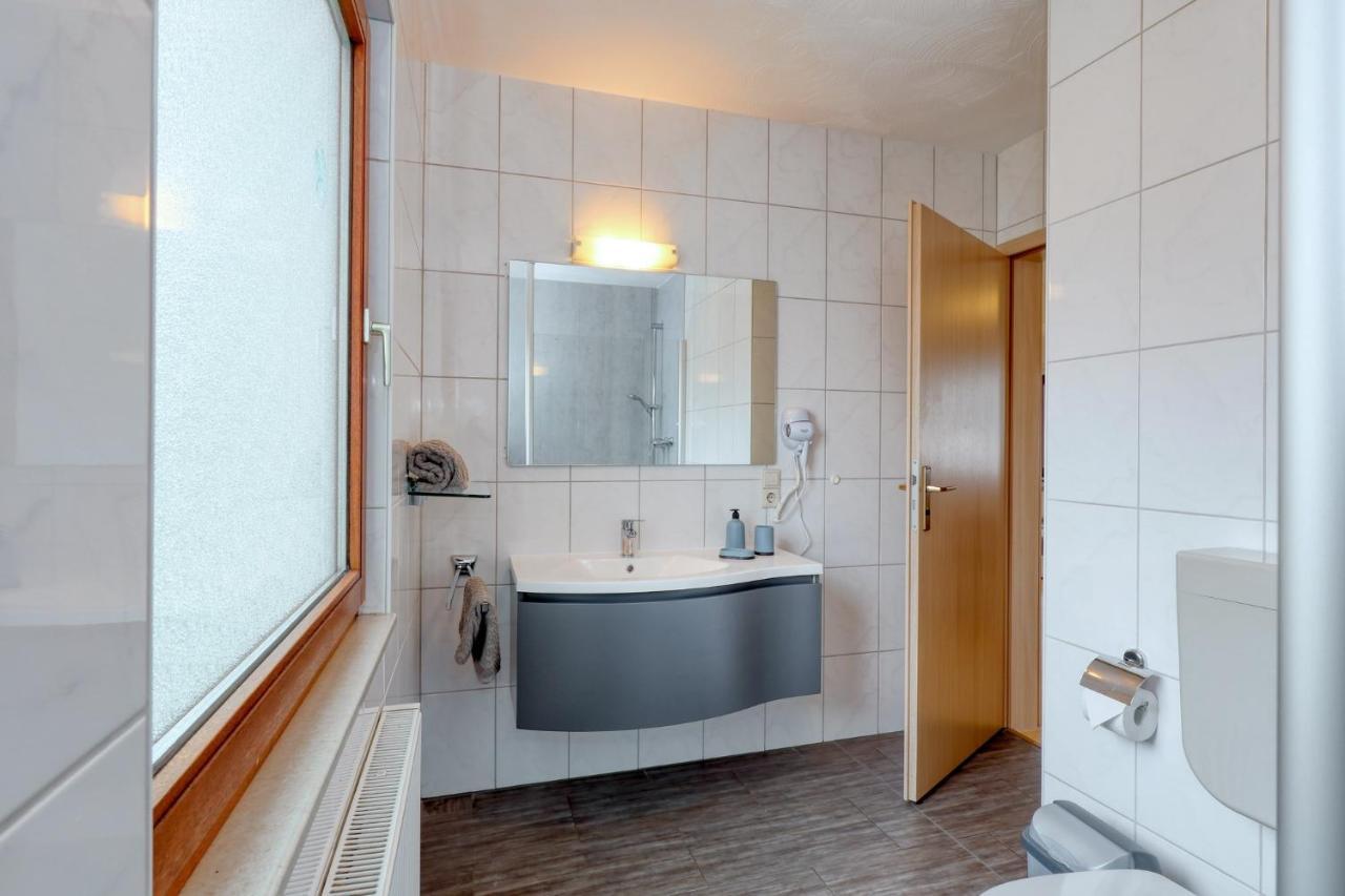 Seepark Kirchheim Ferienhaus Bei Vera Mit Sauna ภายนอก รูปภาพ
